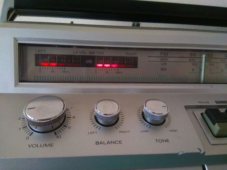 Продавам радиокасетофон Sony cfs - 47 L