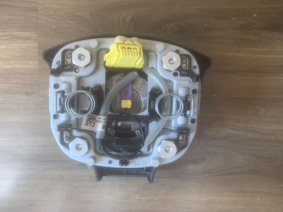 Волан с airbag Golf 5