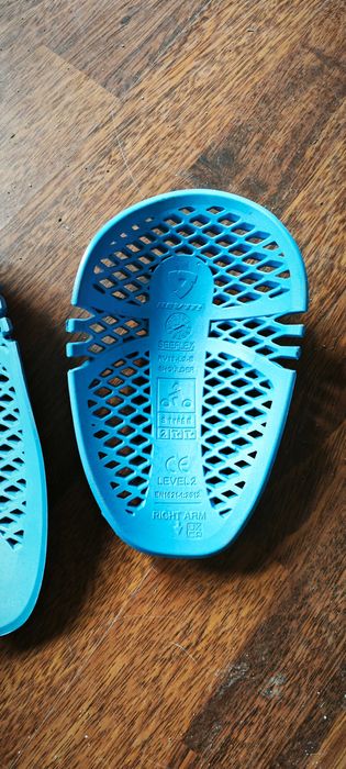 Продавам мото екипировка