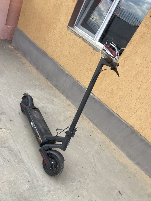 Trotineta nave in stare ff buna pt mai multr detalii sunati la nr de t