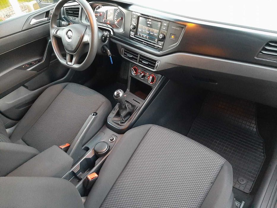 Volkswagen Polo 1.0 benzina 80 CP, euro 6, TVA deductibil, KM REALI!