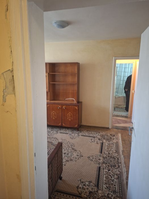 Vând apartament 2 camere semidecomandat