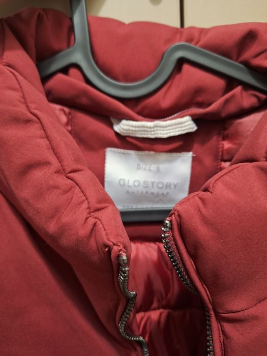 Червено зимно яке