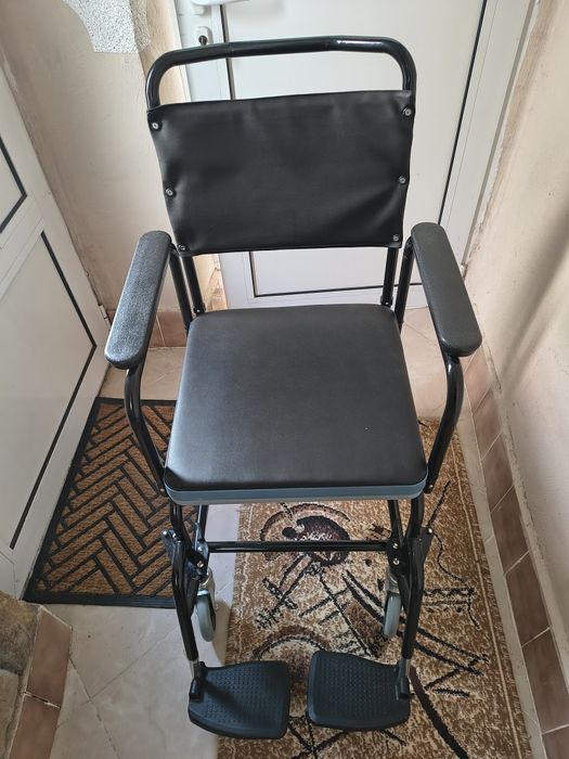 Комбиниран санитарен стол до 130 кг