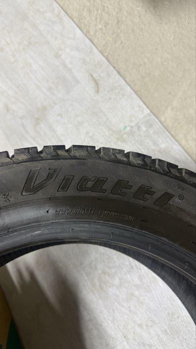 Зимние шины комплект 215/55/17