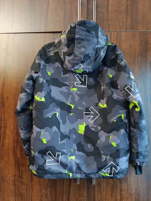 Лыжная куртка от бренда RESERVED X