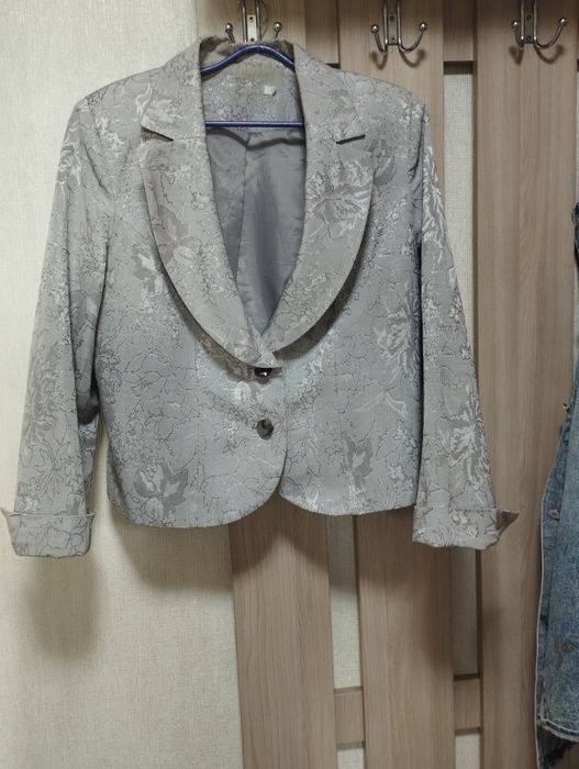 Продам женский пиджак