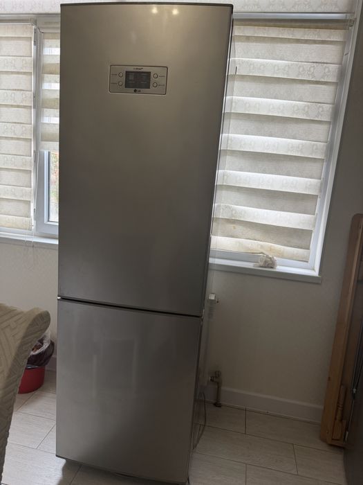 LG Холодильник сенсорный