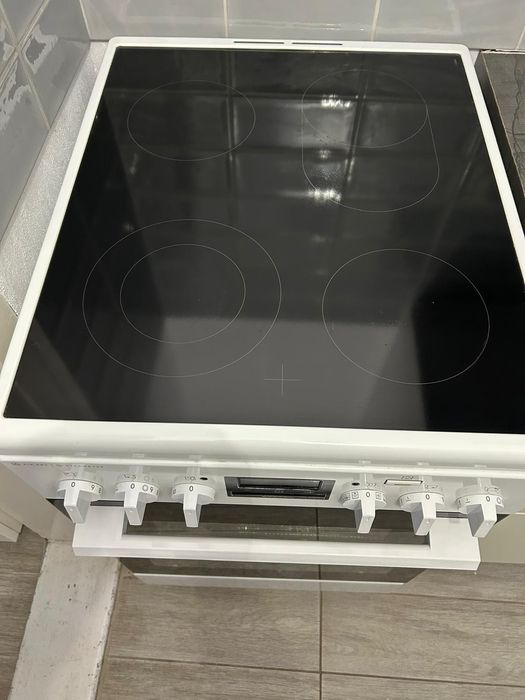 Vand aragaz electric Aragaz Electrolux LKR564200W