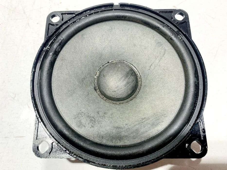 Boxa usa stanga / dreapta fata Volkswagen Golf 5 (2004-2009) 1K0035411