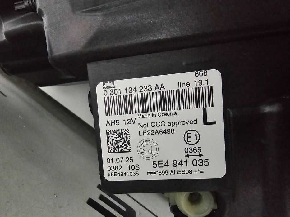Far stanga crystal led Skoda Octavia 4 Facelift 2024 cod 5E4941035