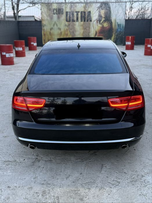 Vand sau schimb audi a8 2011