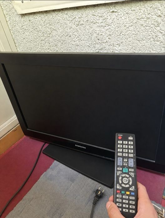 Продам телевизор Samsung 32LD320