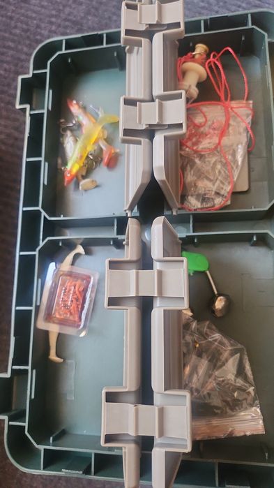 Срочно!!!   Продам рыбацкий ящик-стульчик-столик