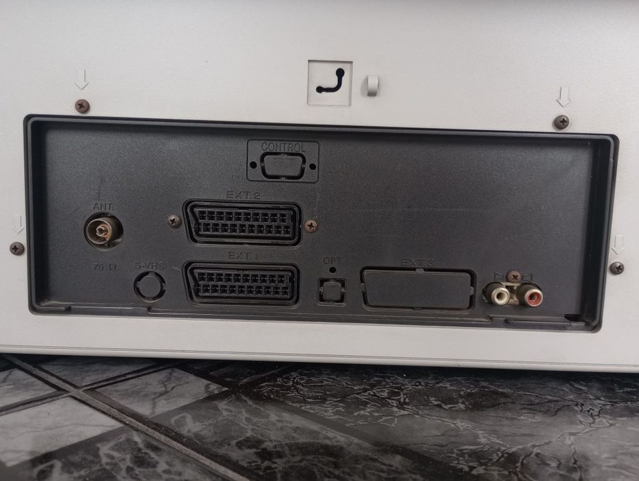 Продавам TV CROWN-29 инча
