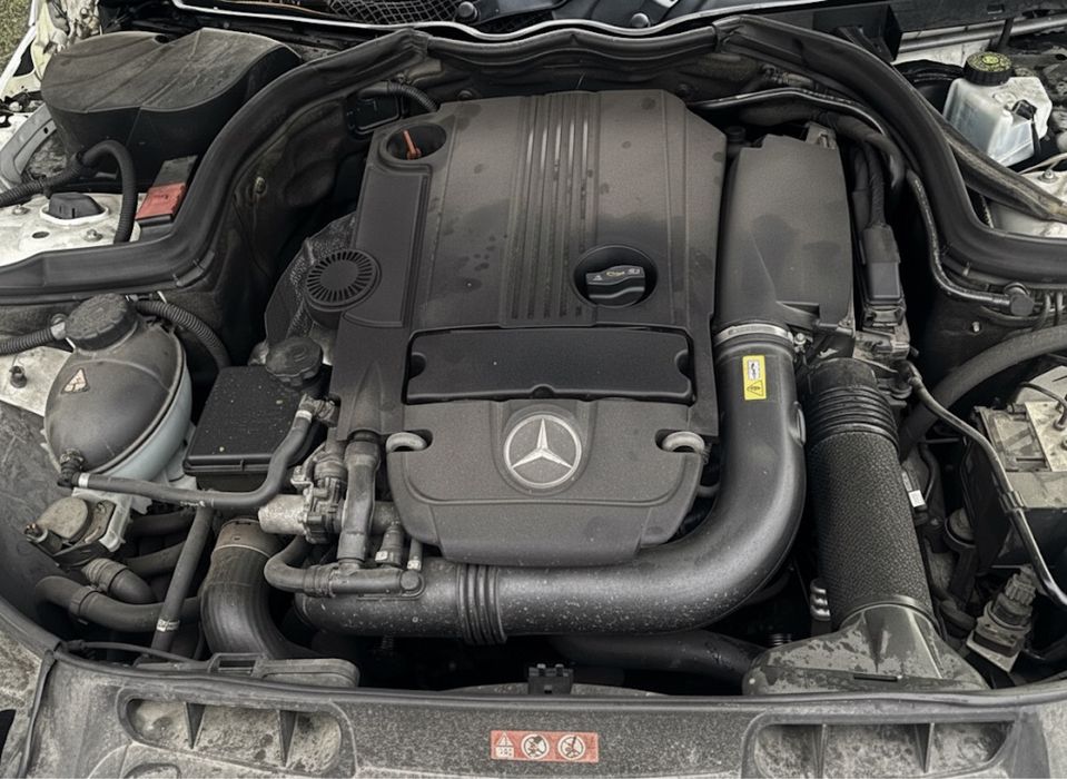 Mercedes-Benz C180 Manuala