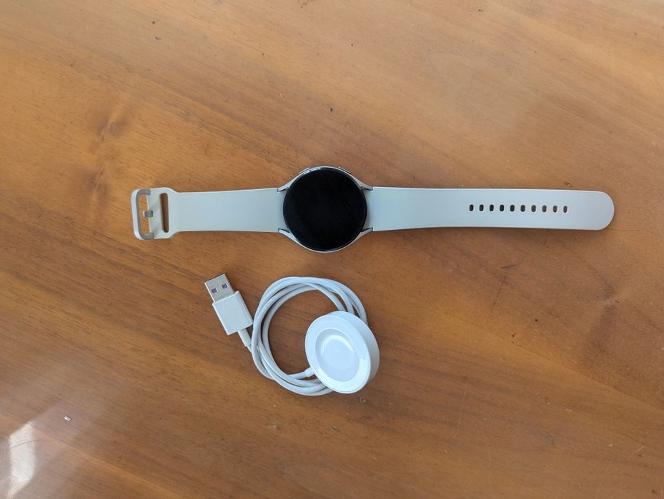 Galaxy Watch 4 44mm состояние идеал