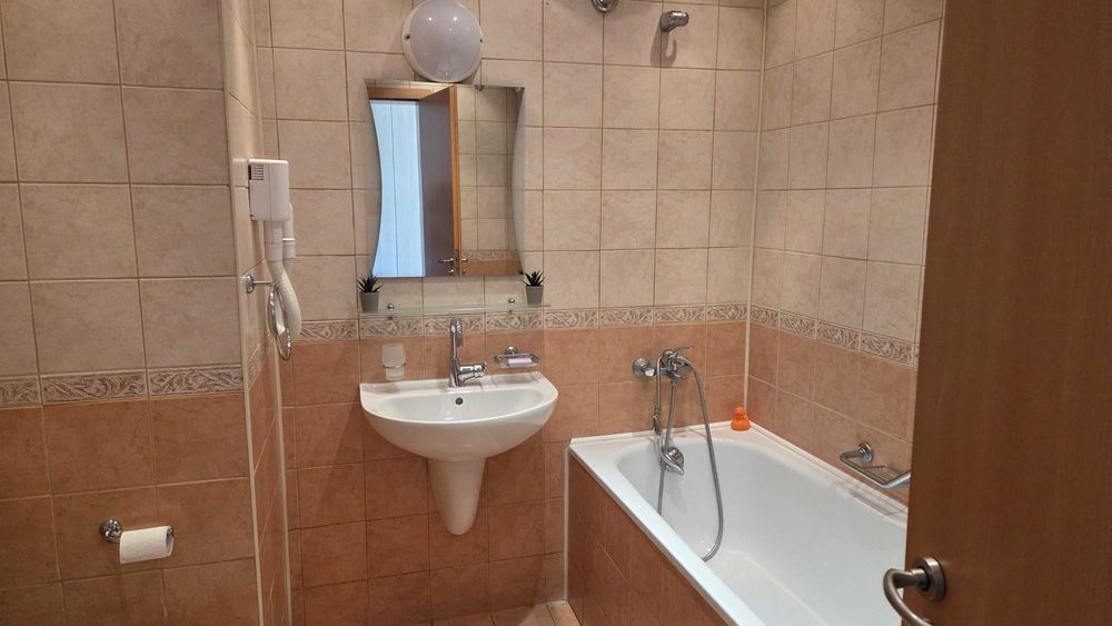 Продава се Двустаен апартамент в к.к. Слънчев бряг - 98 кв.м за 677 €/кв.м - Снимка #12