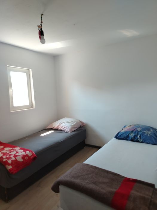 Închiriez casă în comuna Mihai Viteazu lângă orașul Turda judetul Cluj mai multe detalii la numărul de telefon 0748927230