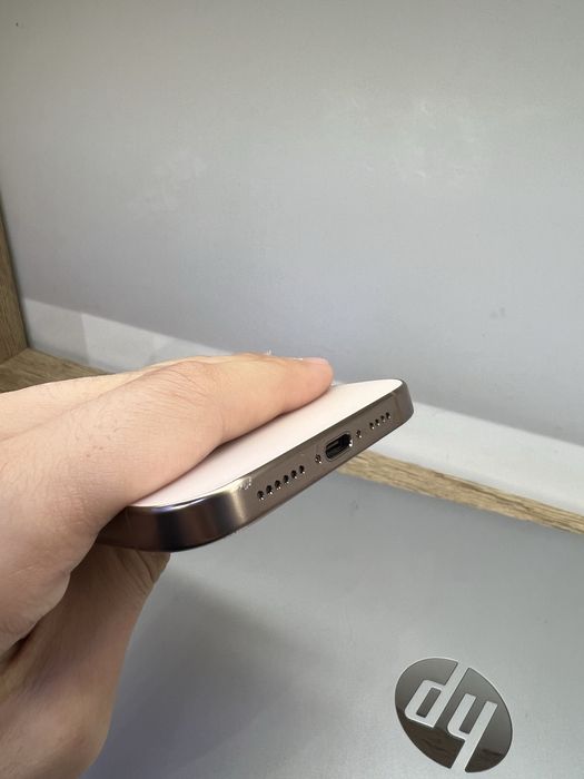 Iphone 16 pro max desert