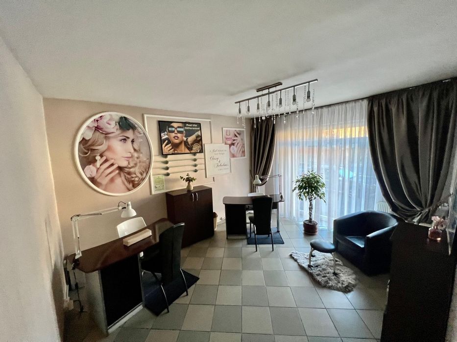 Posturi de inchiriat la Salonul de înfrumusețare Belle-Amie,închiriază