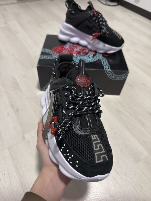 Versace chain reaction