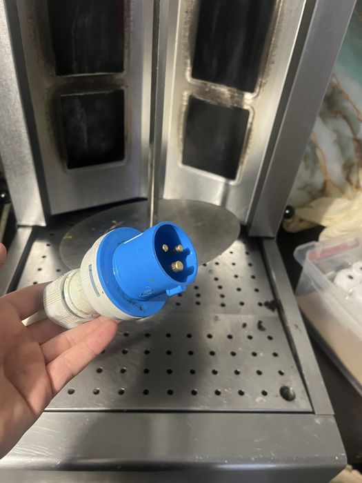 Aparat shaorma pe curent