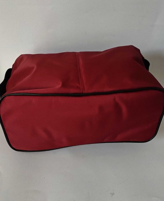 2 несесера за козметика или тоалетни принадлежности