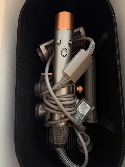Dyson airwrap HS05