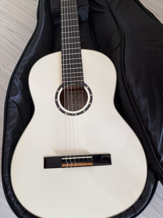 Ortega R121 White Класическа китара с размер 1/2