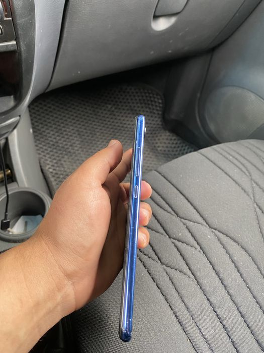 Mi 8 lite 4/64 gb