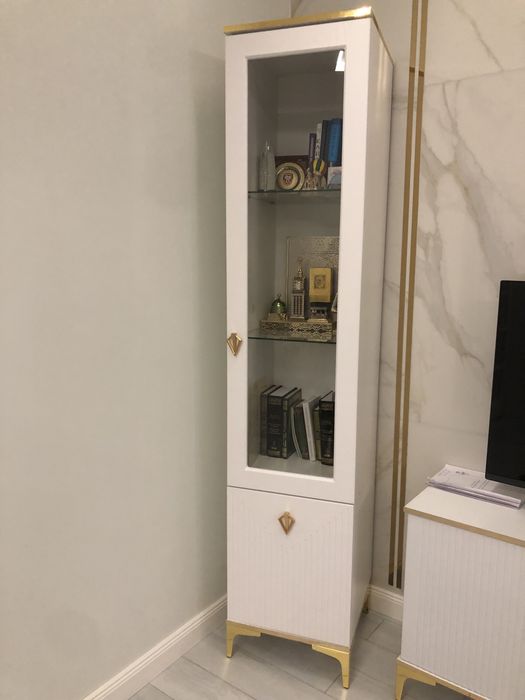 Шкаф-пенал и тв тумба