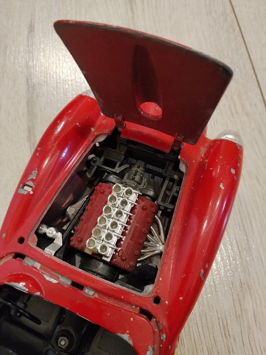 Ferrari 250 Testa Rossa (1957) Burago 1:18