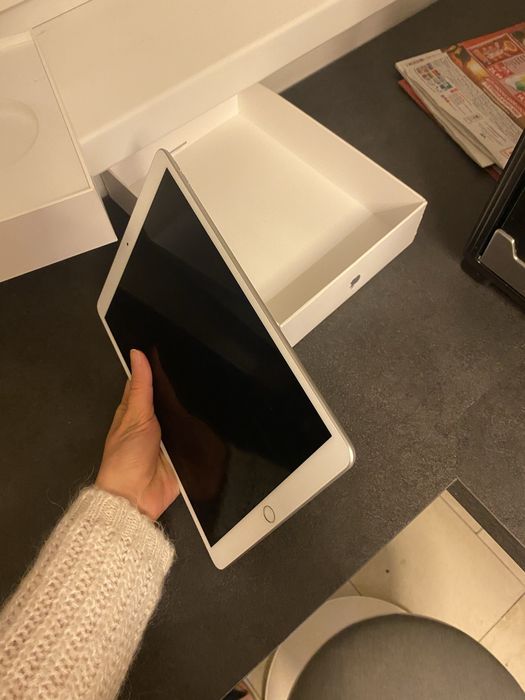 Ipad Air 3 2019 wifi 64 gb pencil cutie originala functioneaza perfect