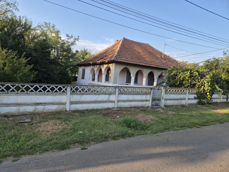 Vand casă  bătrâneasca