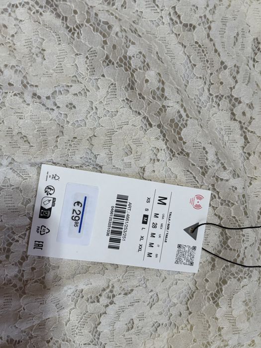 Нова бяла рокля на зара zara с гол гръб м размер