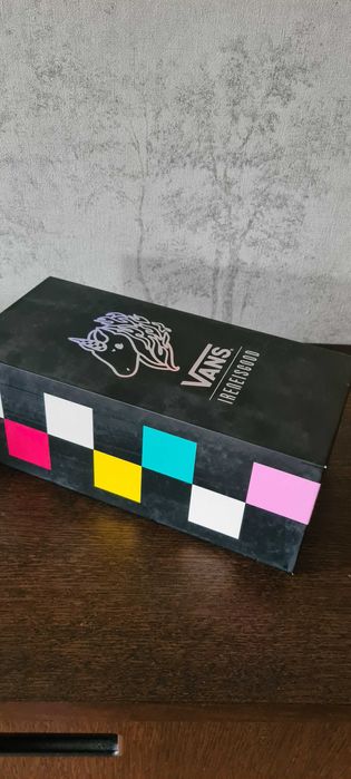 Нови гуменки Vans