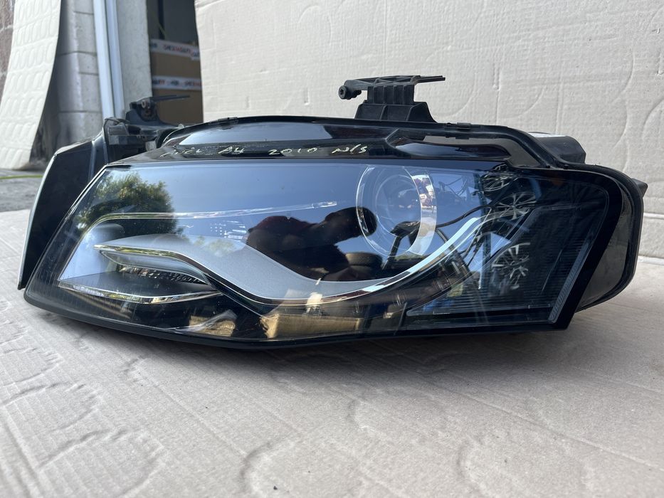 Far / Faruri Audi A4 B8 Bi-xenon LED Adaptiv