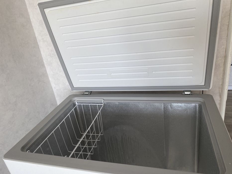 Продам морозильную камеру Мидея