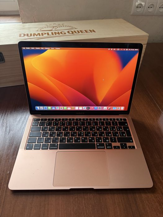 Продам Macbook Air M1