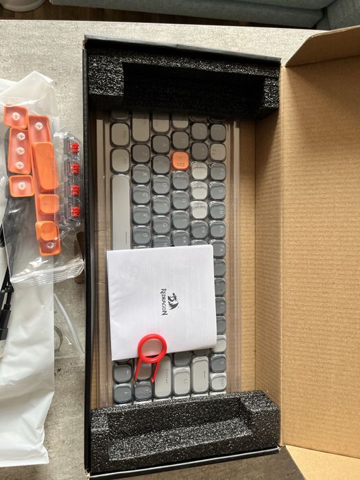 Нископрофилна механична клавиатура Redragon Azure K652