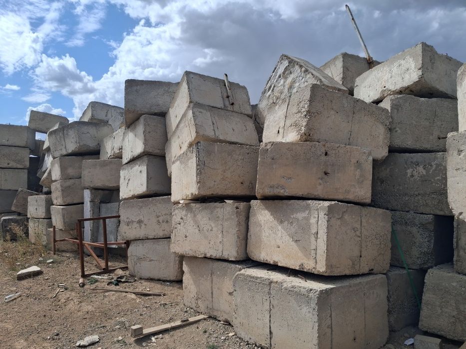 Фундамент блоки...