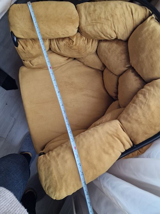 Трапезни столове горчица с черни метални крачета