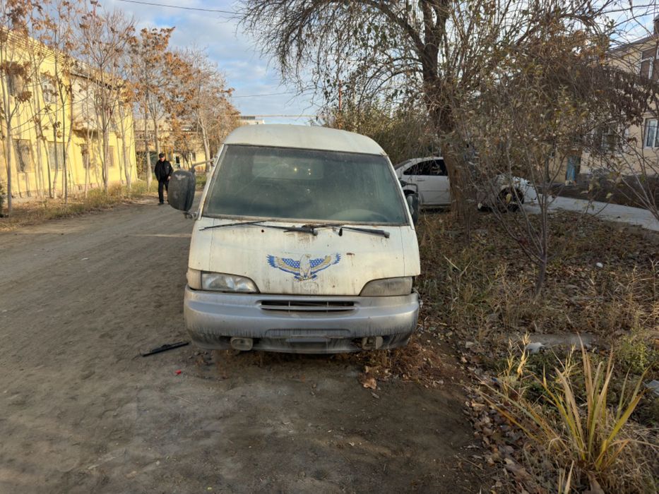 Hyundai grace microbus