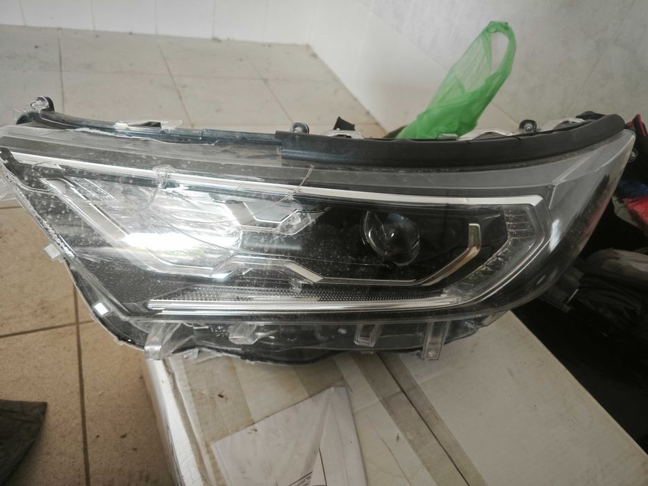 Фара машины от Тойота РАВ4