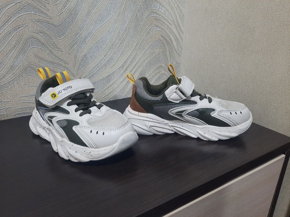 Кроссовки детские