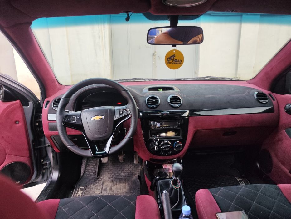 Сотилади Лассети Хатчбек