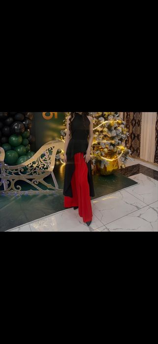 Красивое легкое вечернее/праздничное платье