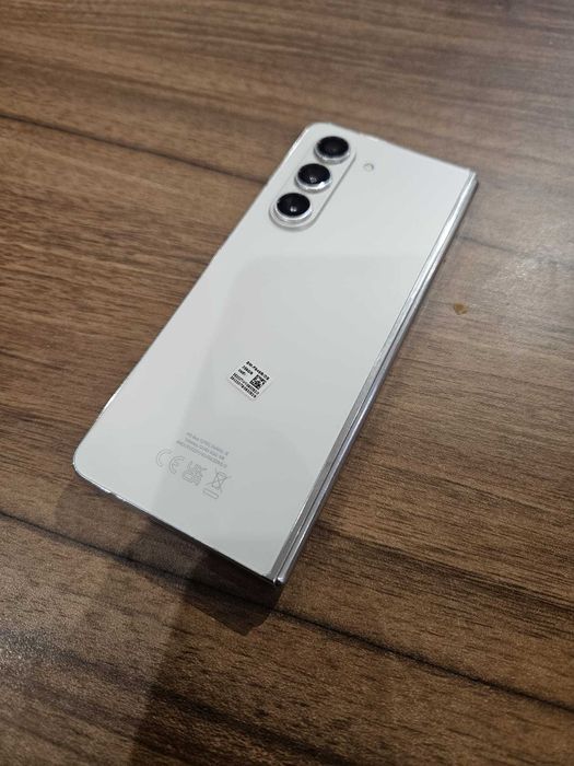 Samsung Galaxy Z Fold5, 12GB RAM, 256GB, 5G, Cream - Impecabil