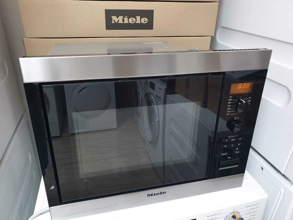 17L - Miele M8151-2 Микровълнова Фурна с Грил за вграждане